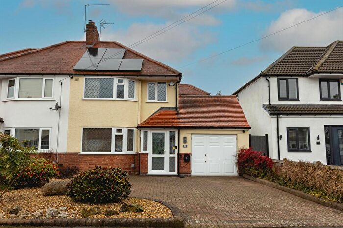 4 Bedroom Semi Detached House For Sale In Fabian Crescent, Shirley, Solihull, B90