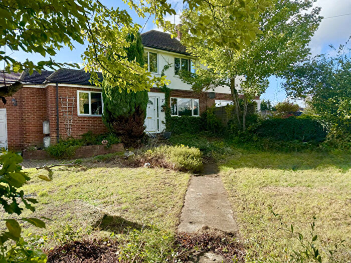 4 Bedroom Semi-Detached House For Sale In Colemans Moor Road, Woodley, RG5