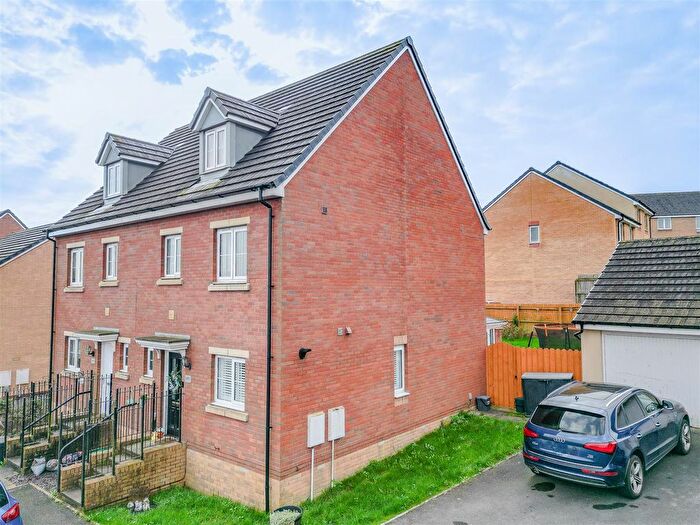 4 Bedroom Semi-Detached House For Sale In White Farm, Barry, CF62