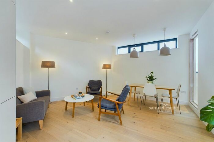 4 Bedroom Detached House To Rent In Cavendish Road, Balham, SW12