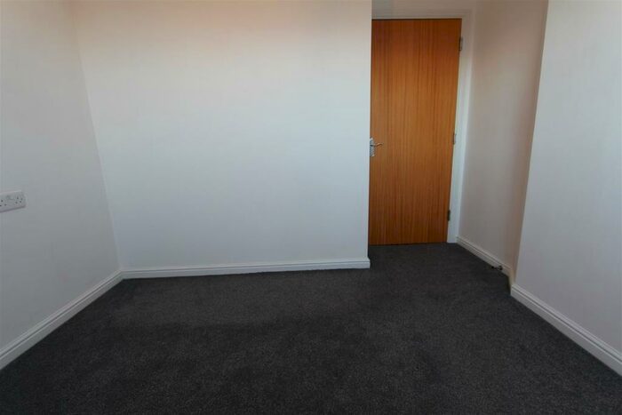 2 Bedroom Flat To Rent In , Bittern Court Dunfermline, KY11