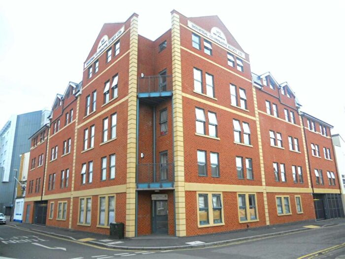 2 Bedroom Flat To Rent In Harding Street, Swindon, SN1