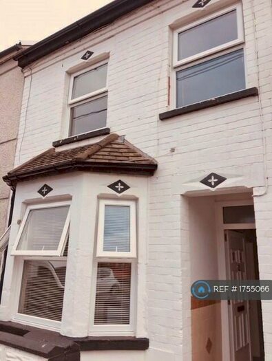 4 Bedroom Terraced House To Rent In Oxford Street, Pontypridd, CF37