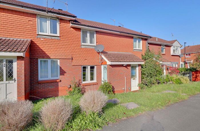 2 Bedroom Terraced House For Sale In Springford Gardens, Southampton, SO16
