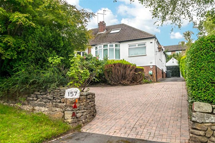 2 Bedroom Bungalow For Sale In Tinshill Road, Cookridge, Leeds, LS16