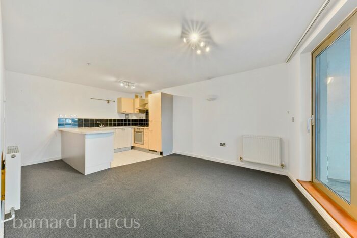 2 Bedroom Flat To Rent In Sumner Road, London, SE15