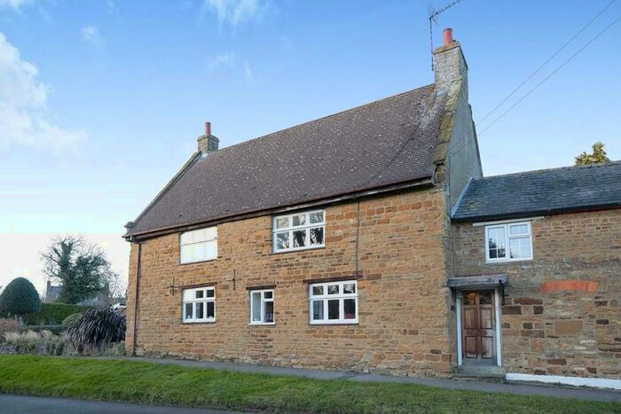 3 Bedroom Character Property For Sale In High Street, Everdon, Daventry, NN11