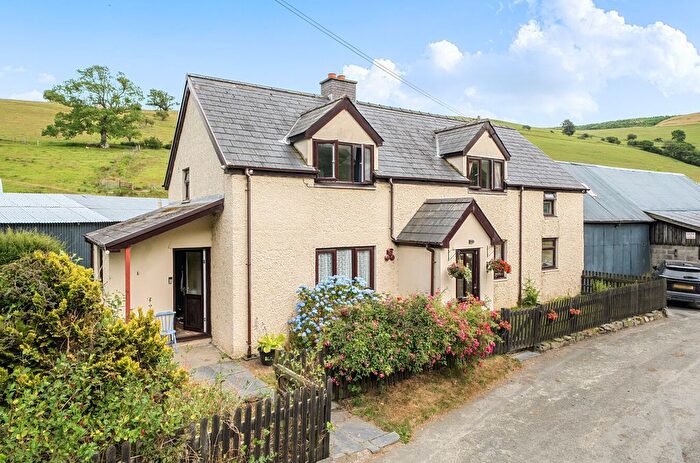 3 Bedroom Detached House For Sale In Pennant, Llanbrynmair, Powys, SY19