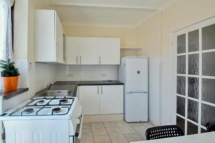 2 Bedroom End Of Terrace House To Rent In Hedgemans Road, Dagenham, RM9