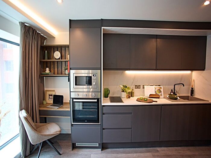 Studio To Rent In St Albans Place St Albans Place, Leeds, LS2