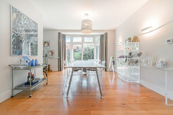 5 Bedroom Detached House To Rent In Cenacle Close, London, NW3