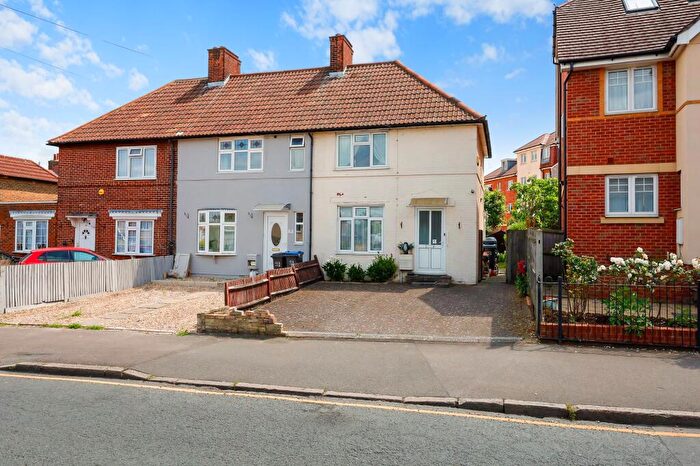 3 Bedroom End Of Terrace House For Sale In Central Road, Morden, SM4