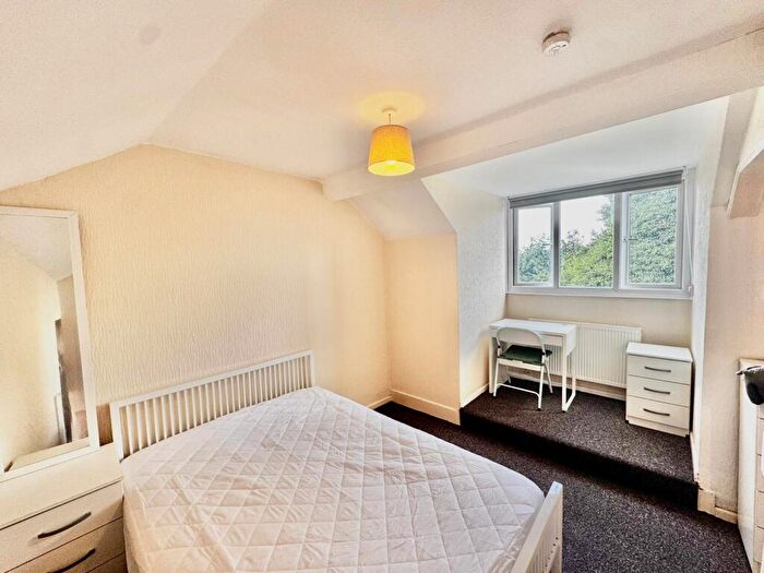 3 Bedroom Terraced House To Rent In Manor Oaks Road, Sheffield, S2