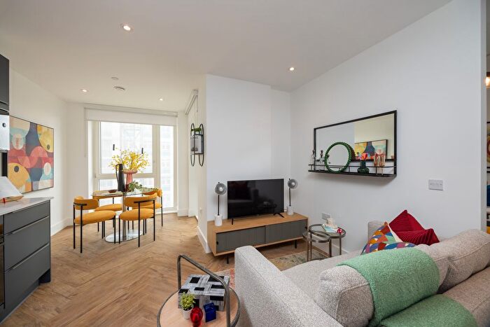 1 Bedroom Flat For Sale In Upper East, Bromley-By-Bow, E3