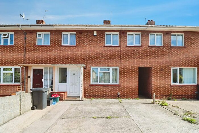 3 Bedroom Terraced House For Sale In Ronayne Walk, Bristol, BS16