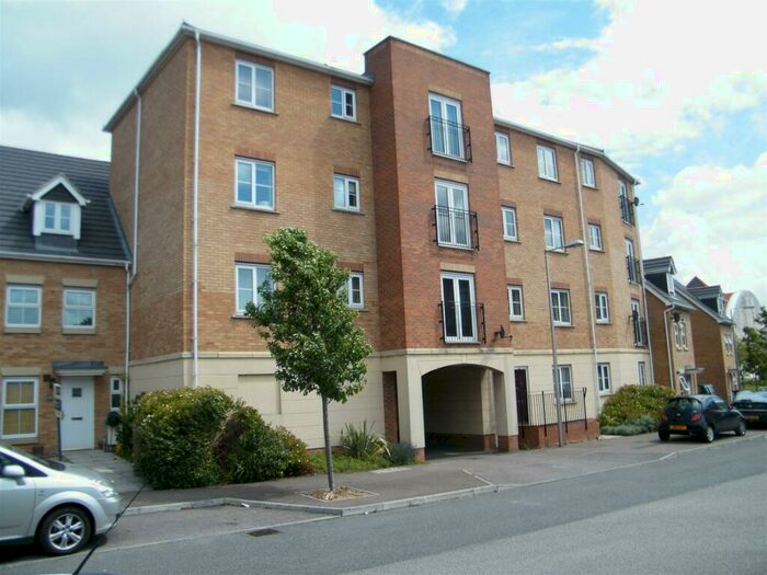 2 Bedroom Apartment To Rent In Windermere Avenue, Purfleet, RM19