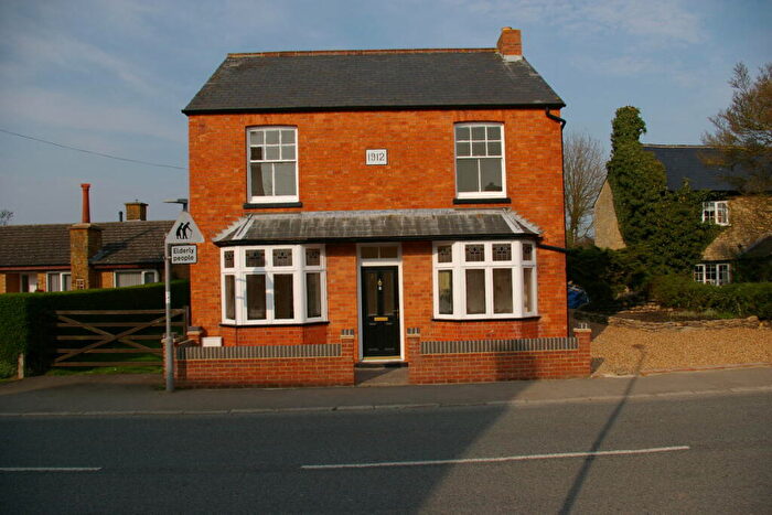 4 Bedroom Detached House For Sale In Gold Street, Hanslope, Milton Keynes, MK19