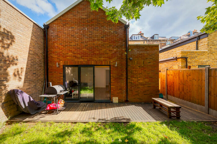 2 Bedroom Terraced House To Rent In Stroud Green Road, N4