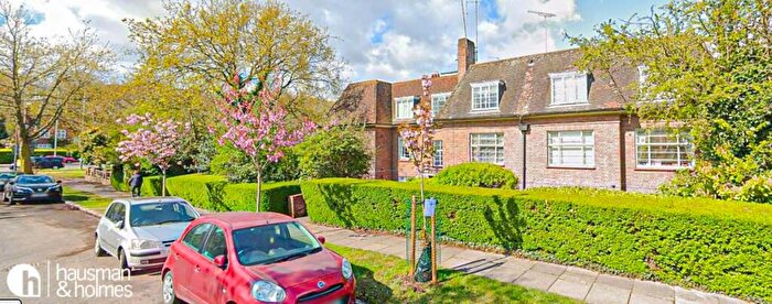 3 Bedroom Flat To Rent In Falloden Court, Hampstead Garden Suburb, NW11