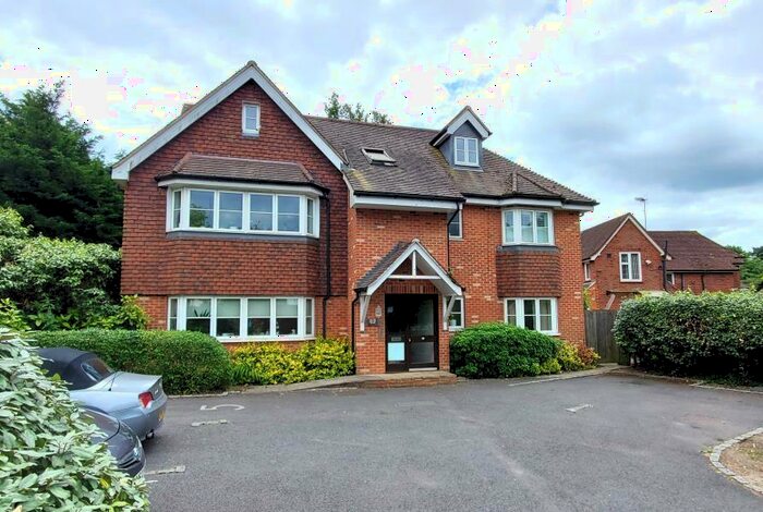 2 Bedroom Apartment To Rent In Woking, GU22