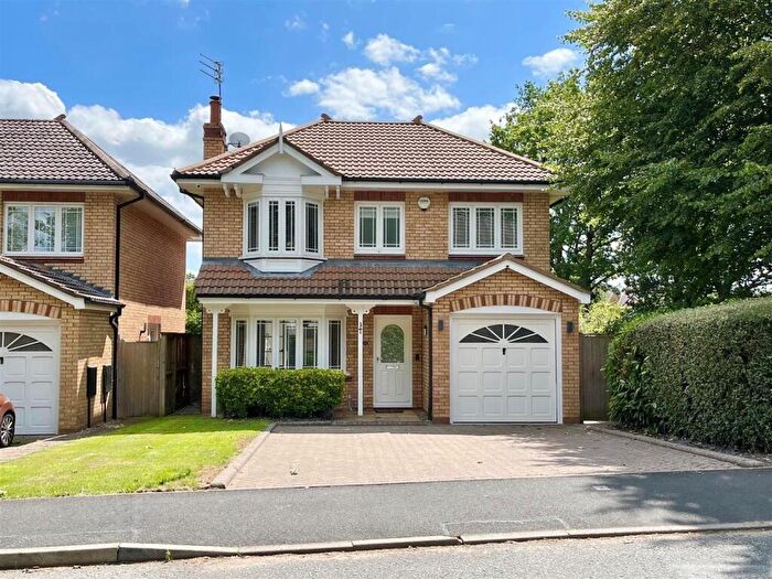 4 Bedroom Detached House For Sale In Alveston Drive, Wilmslow, SK9