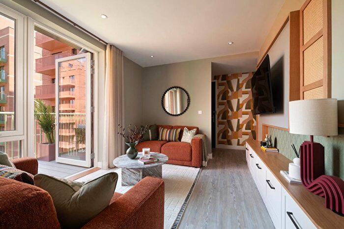 3 Bedroom Flat For Sale In Dagenham Green, Kent Avenue, Dagenham, RM9