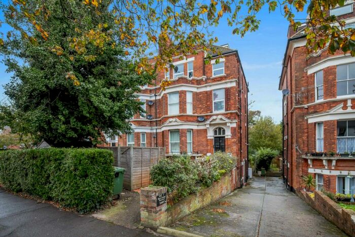 2 Bedroom Flat To Rent In Shorncliffe Road, Folkestone, CT20