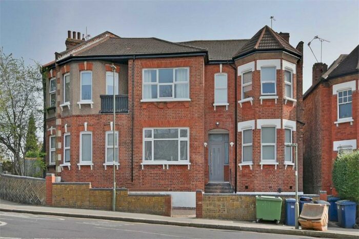 1 Bedroom Flat To Rent In Gainsborough Road, London, N12