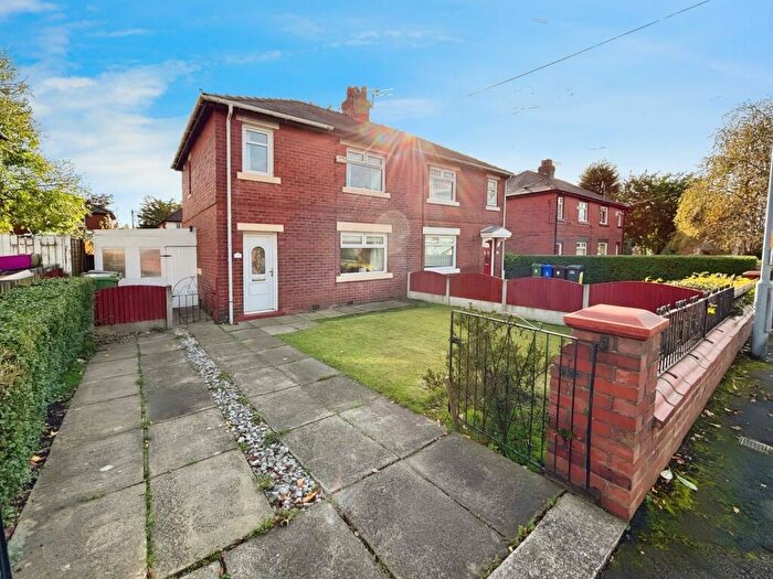 3 Bedroom End Of Terrace House To Rent In Inverness Road, Dukinfield, Greater Manchester, SK16