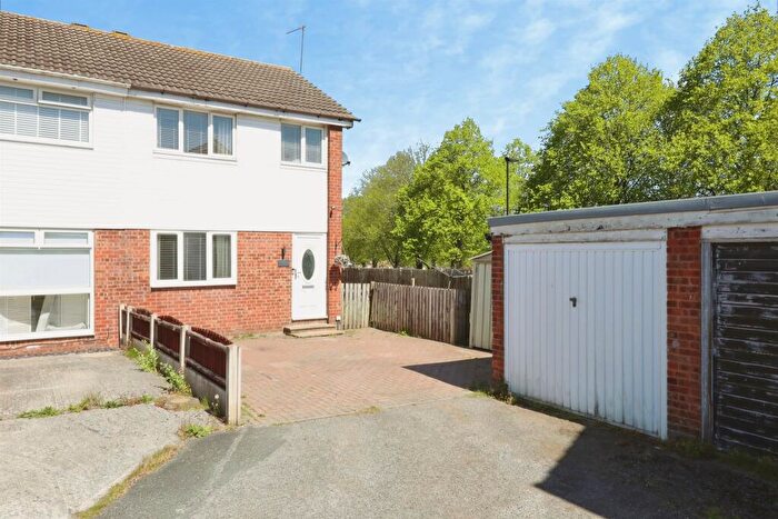 3 Bedroom Semi-Detached House For Sale In Brier Close, Waterthorpe, Sheffield, S20
