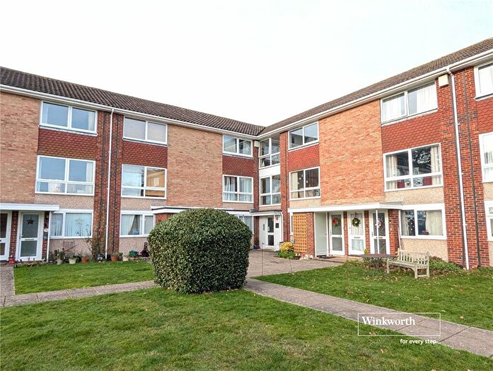 2 Bedroom Apartment To Rent In Montagu Road, Highcliffe, Christchurch, BH23