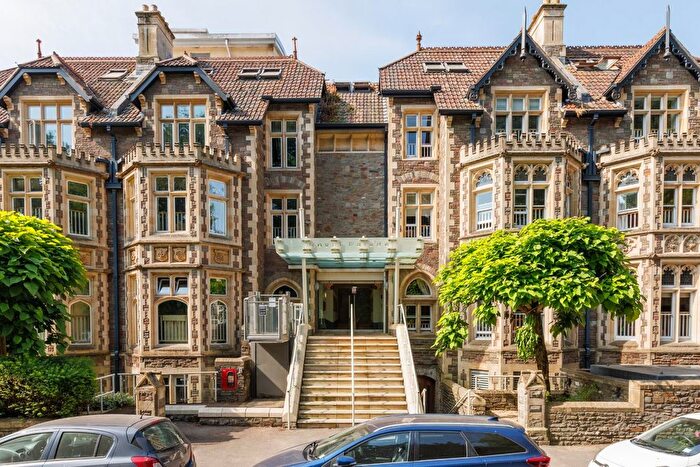 2 Bedroom Flat For Sale In Elmdale Road, Clifton, BS8