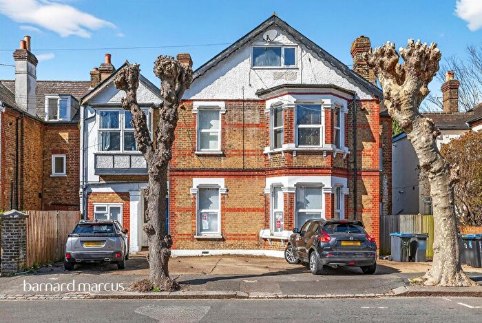 2 Bedroom Flat For Sale In Dornton Road, South Croydon, CR2