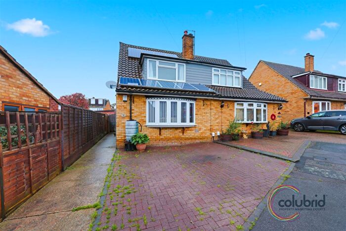 3 Bedroom Semi Detached House For Sale In Markhams, Stanford-Le-Hope, SS17