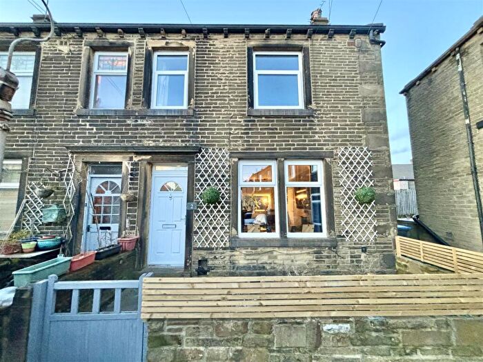 2 Bedroom Semi Detached House For Sale In Derby Street, Queensbury, Bradford, BD13