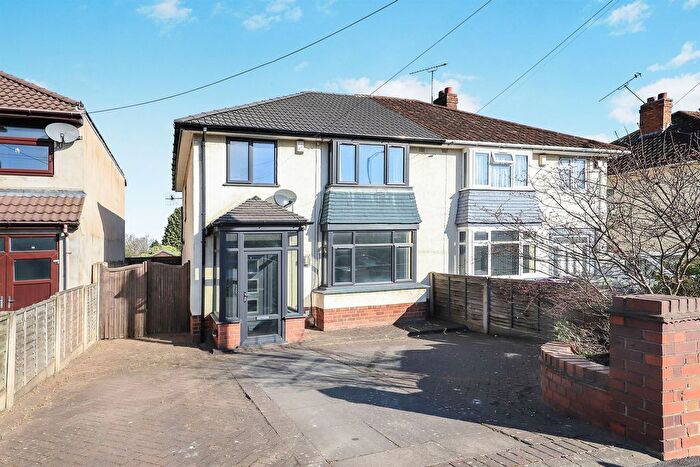 3 Bedroom Semi-Detached House For Sale In Penn Road, Penn, Wolverhampton, WV4