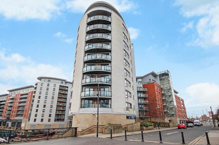 2 Bedroom Apartment For Sale In Mackenzie House, Leeds, LS10