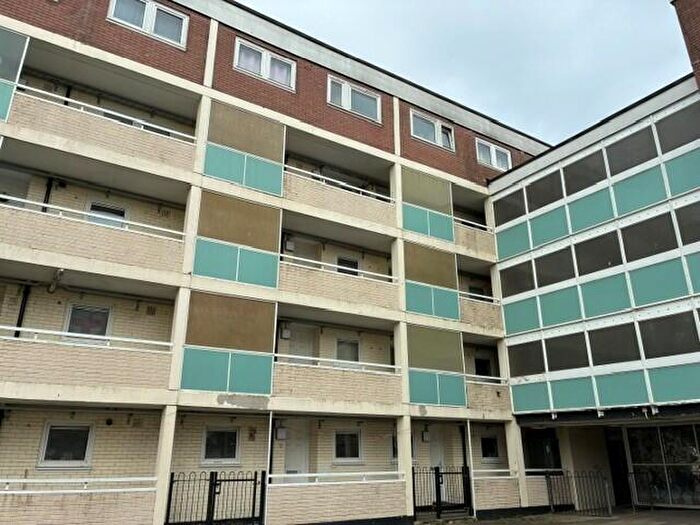 2 Bedroom Maisonette To Rent In Irving Road, SO16