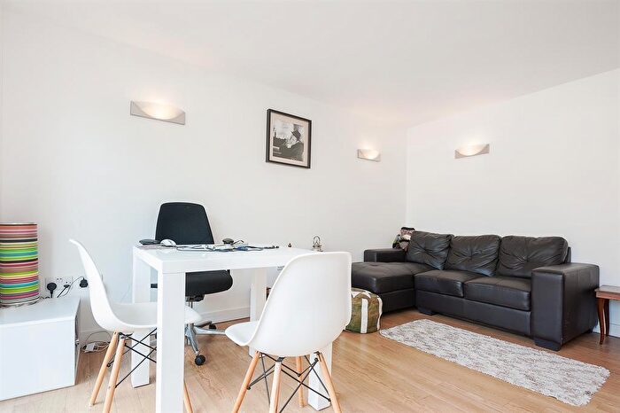 1 Bedroom Flat To Rent In Green Lanes, London, N16