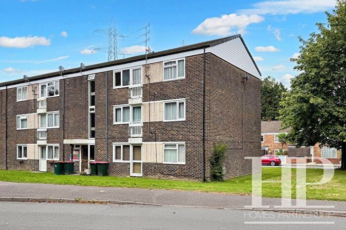 2 Bedroom Flat To Rent In Chiddingly Close, Crawley, RH10