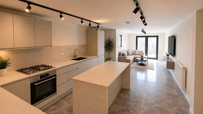 5 Bedroom Terraced House To Rent In Dogfield Street, Cardiff, CF24