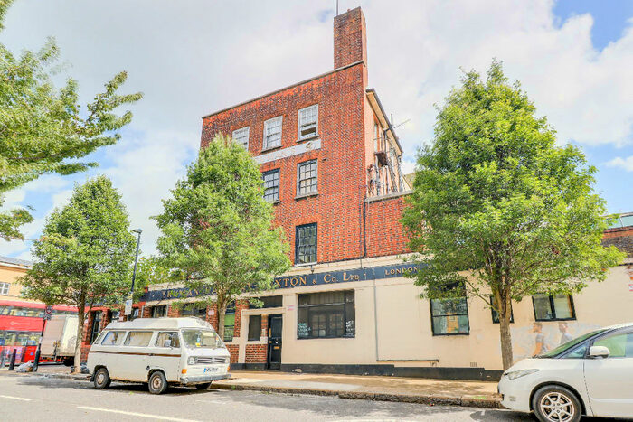 Studio To Rent In Hackney Road, London, E2