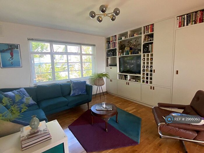 2 Bedroom Flat To Rent In Cintra Court, London, SE19