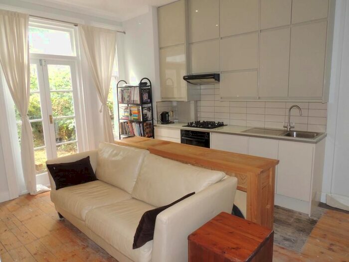 2 Bedroom Flat To Rent In Hurstbourne Road, Forest Hill, London, SE23