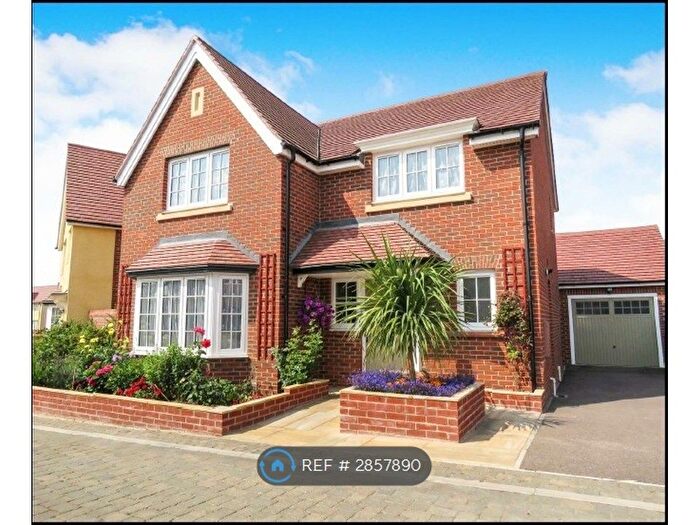 4 Bedroom Detached House To Rent In Field Gate Close, St Neots, PE19