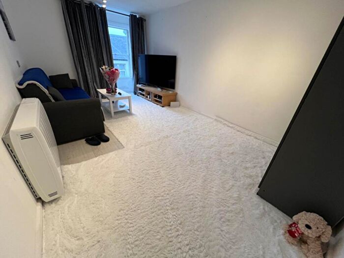 2 Bedroom Flat To Rent In St Peters Terrace, Peter Street, Shepton Mallet, BA4