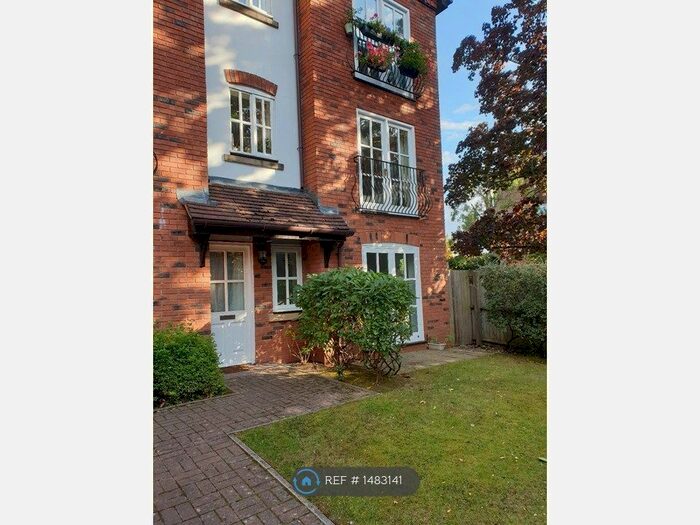 2 Bedroom Flat To Rent In Blossomfield Gardens, Solihull, B91
