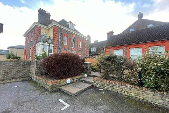 1 Bedroom Flat To Rent In West Cliff Road, Ramsgate, CT11