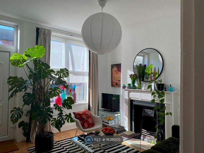 2 Bedroom Terraced House To Rent In New Beech Road, Stockport, SK4