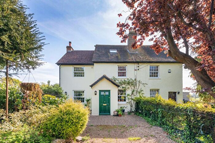 5 Bedroom Semi Detached House For Sale In Swallow Street, Love Green, Iver, SL0